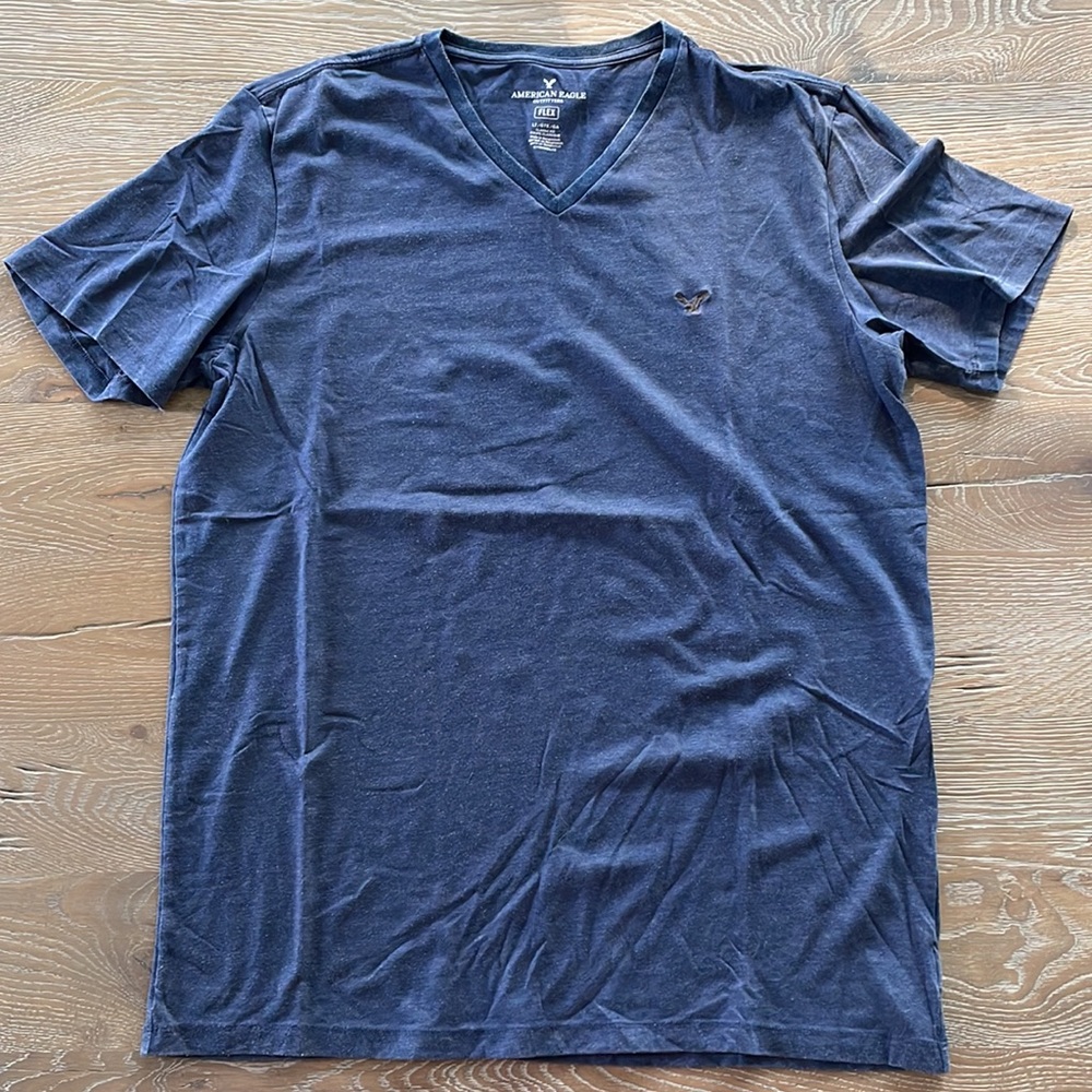 Men’s American Eagle Short Sleeved V-Neck Solid Tee | Large Tall
